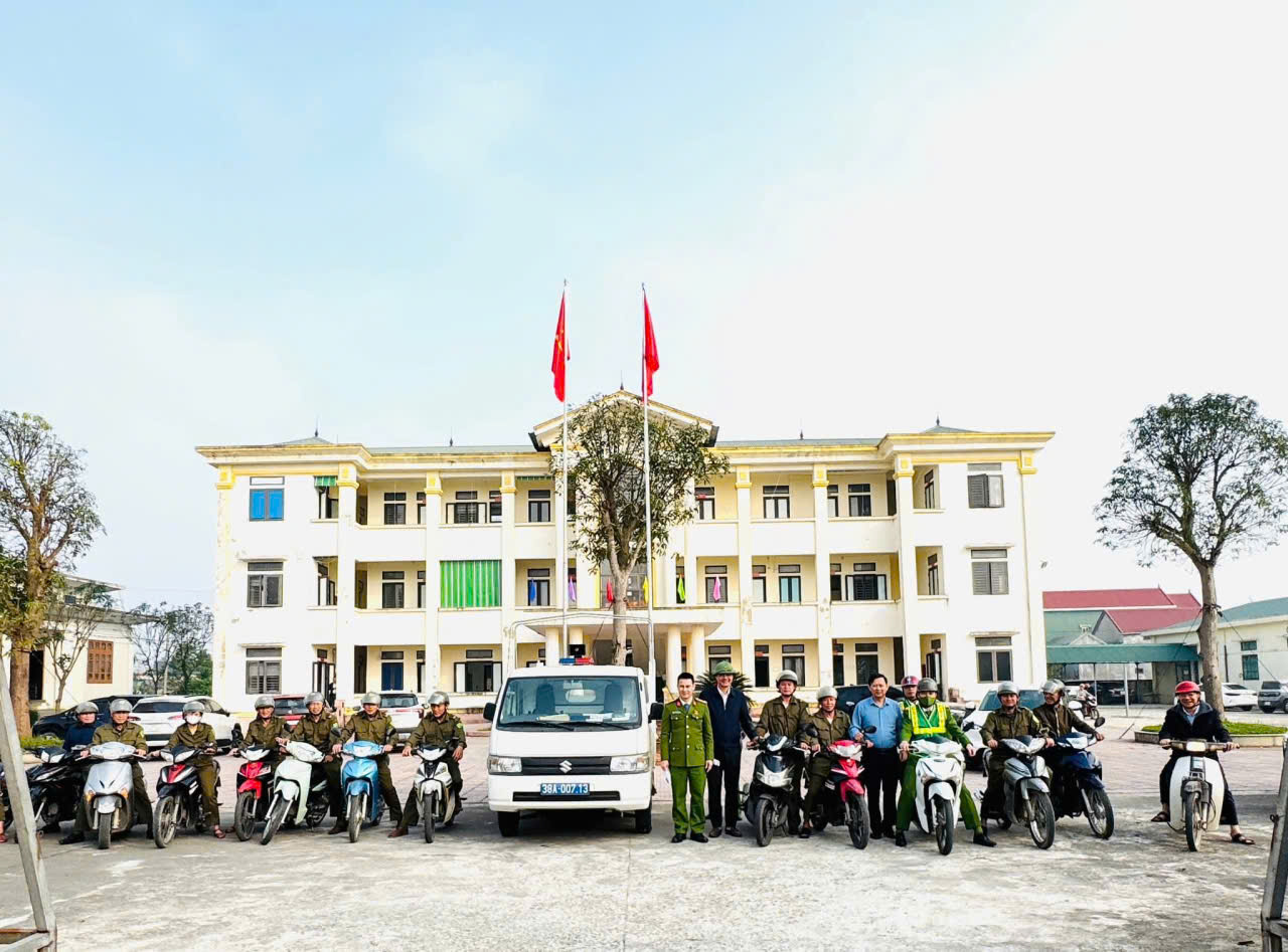 UBND XÃ CẨM TRUNG RA QUÂN GIẢI TỎA HÀNH LANG AN TOÀN GIAO THÔNG NĂM 2026