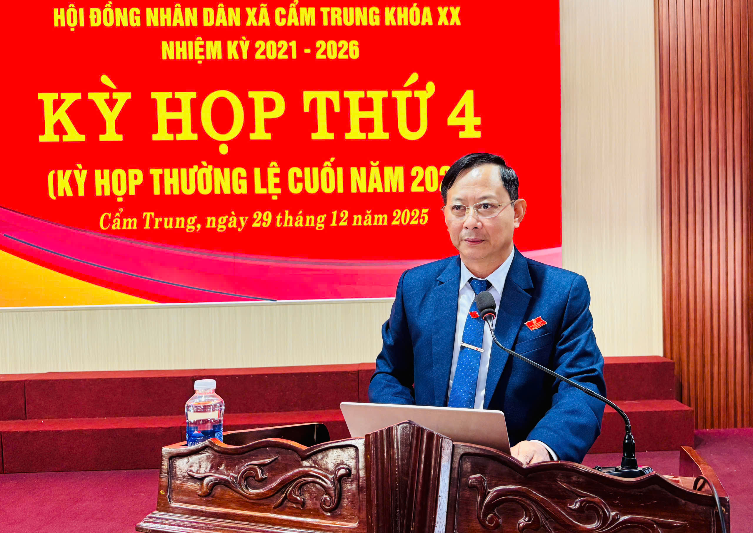 kỳ họp.jpg