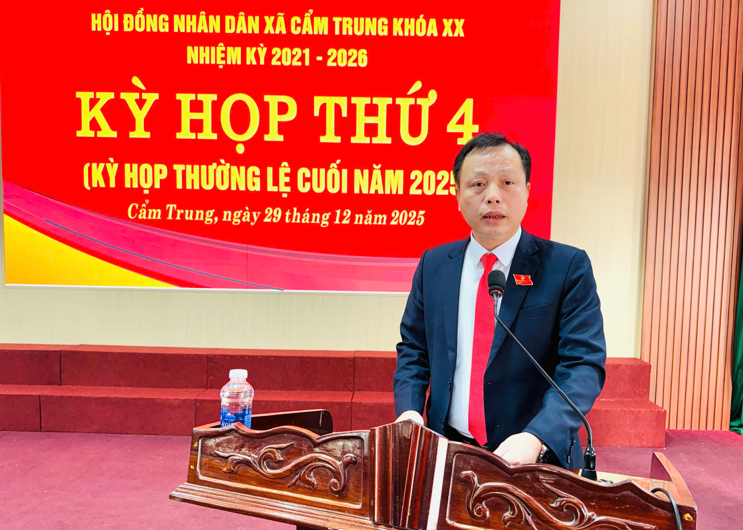 kỳ họp8.jpg
