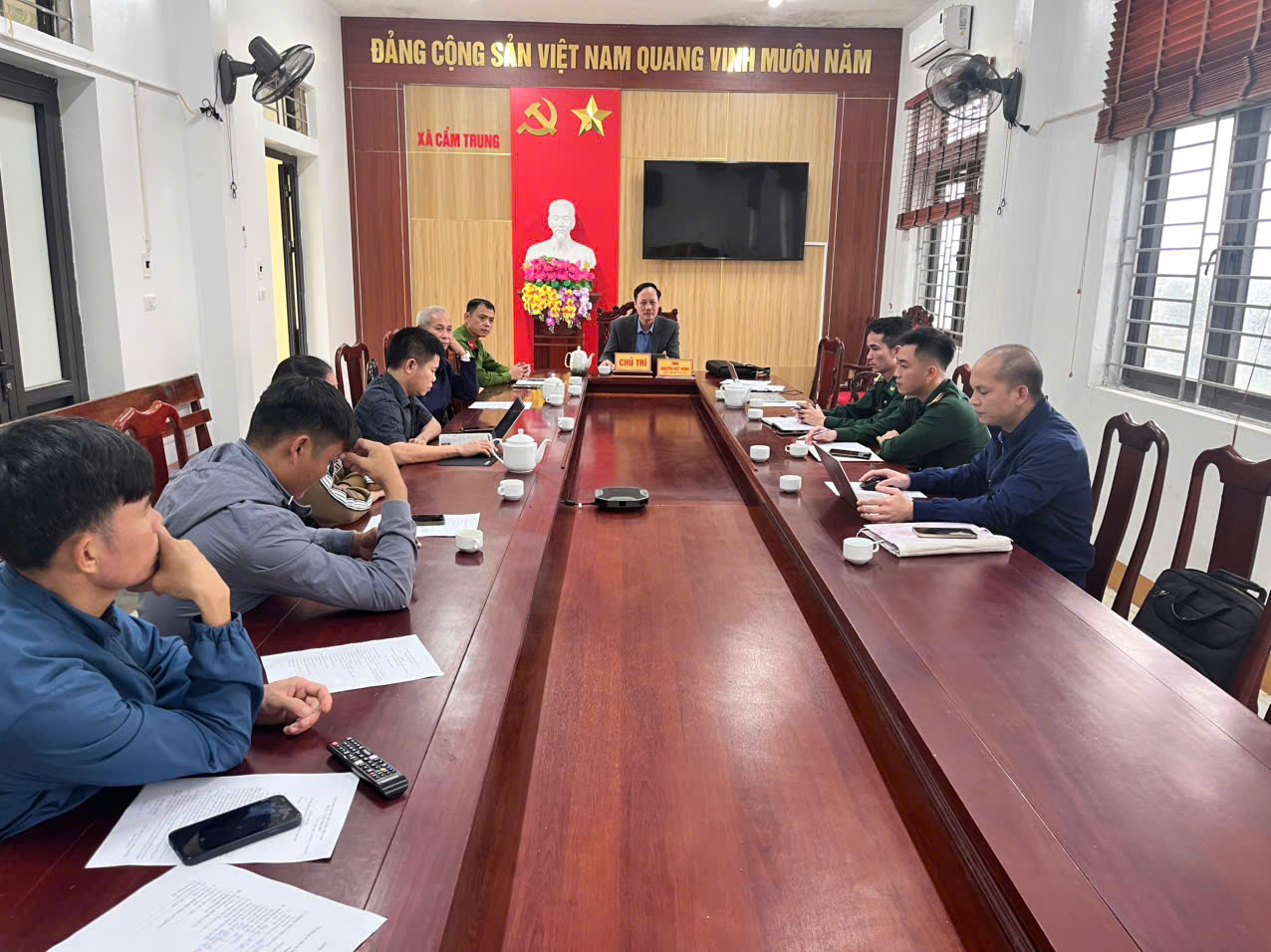 ỦY BAN NHÂN DÂN XÃ CẨM TRUNG TỔ CHỨC LÀM VIỆC VỀ CÔNG TÁC PHÒNG CHỐNG KHAI THÁC THỦY SẢN BẤT HỢP PHÁP (IUU)