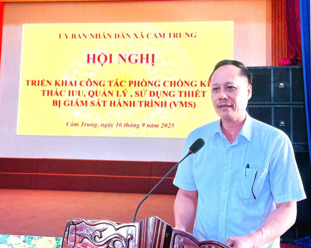 UBND xã Cẩm Trung phối hợp Sở Nông nghiệp và Môi trương tổ chức Hội nghị Triển khai chỉ đạo của Ban Chỉ đạo IUU tỉnh về việc tăng cường công tác tuyên truyền các quy định về quản lý, sử dụng thiết bị giám sát hành trình trên tàu cá (VMS)