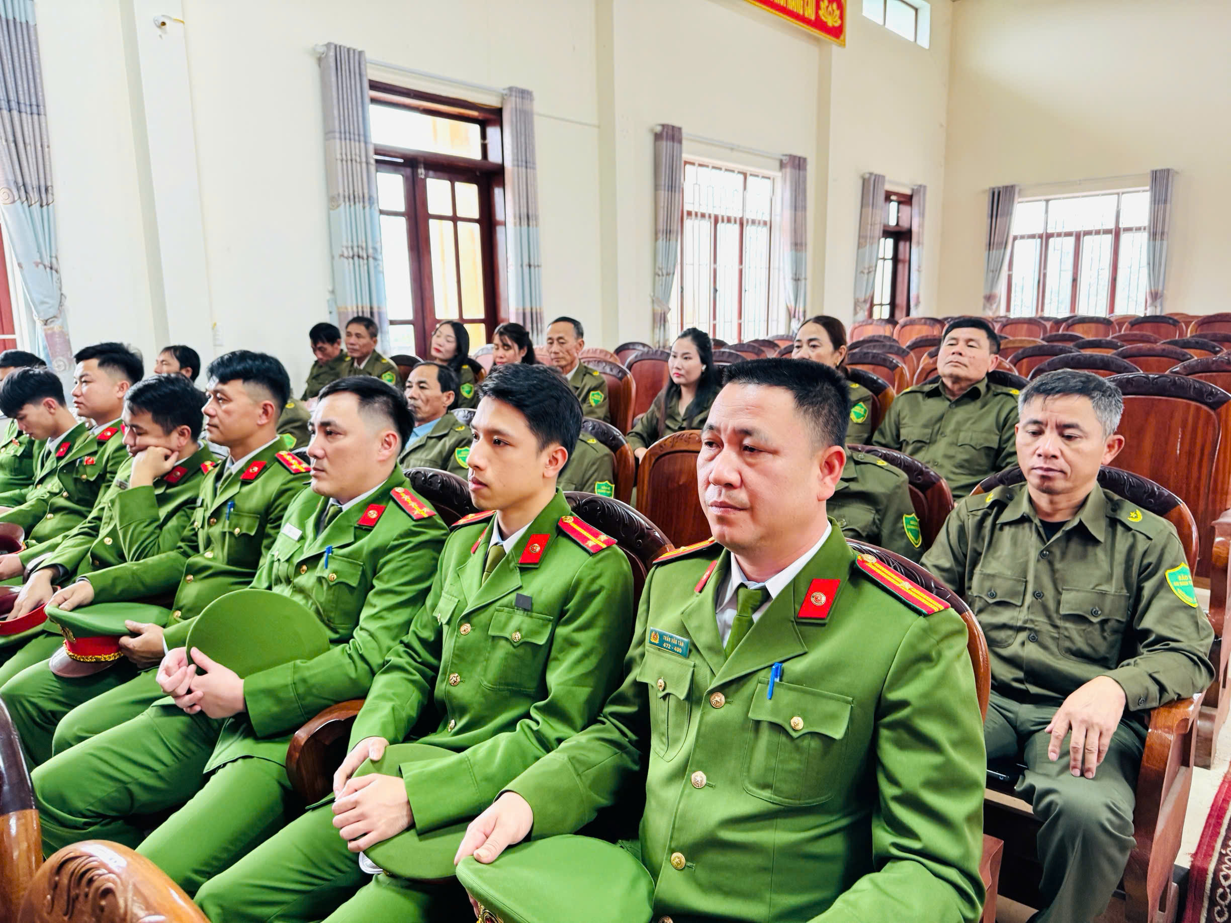 a .ra qu&acirc;n trấn &aacute;p tội phạm 3.jpg