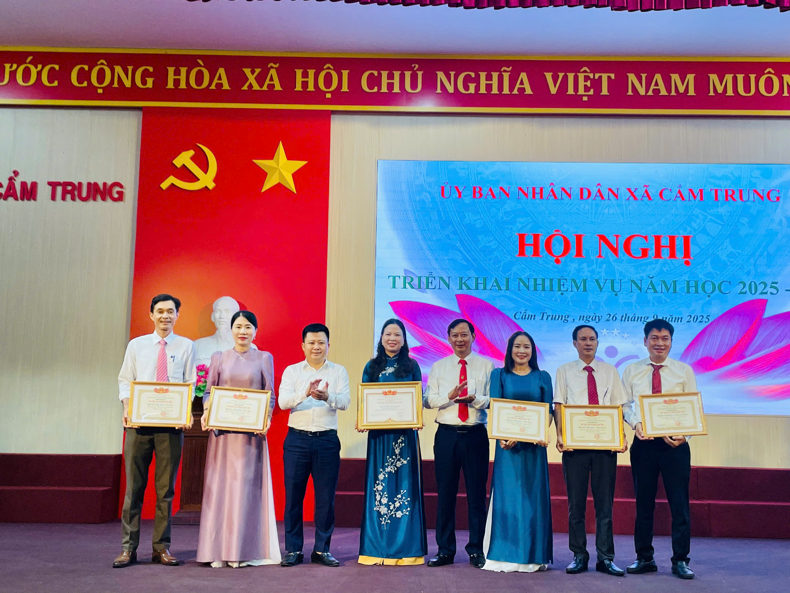 z7053034335664_8aae99c5a3cbd6d6d6360dbc7dae4e56.jpg