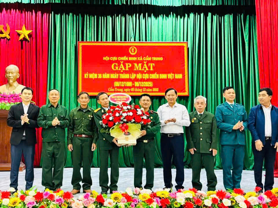HỘI CỰU CHIẾN BINH XÃ CẨM TRUNG TỔ CHỨC GẶP MẶT KỶ NIỆM 36 NĂM NGÀY THÀNH LẬP HỘI CỰU CHIẾN BINH VIỆT NAM (6/12/1989 – 6/12/2025
