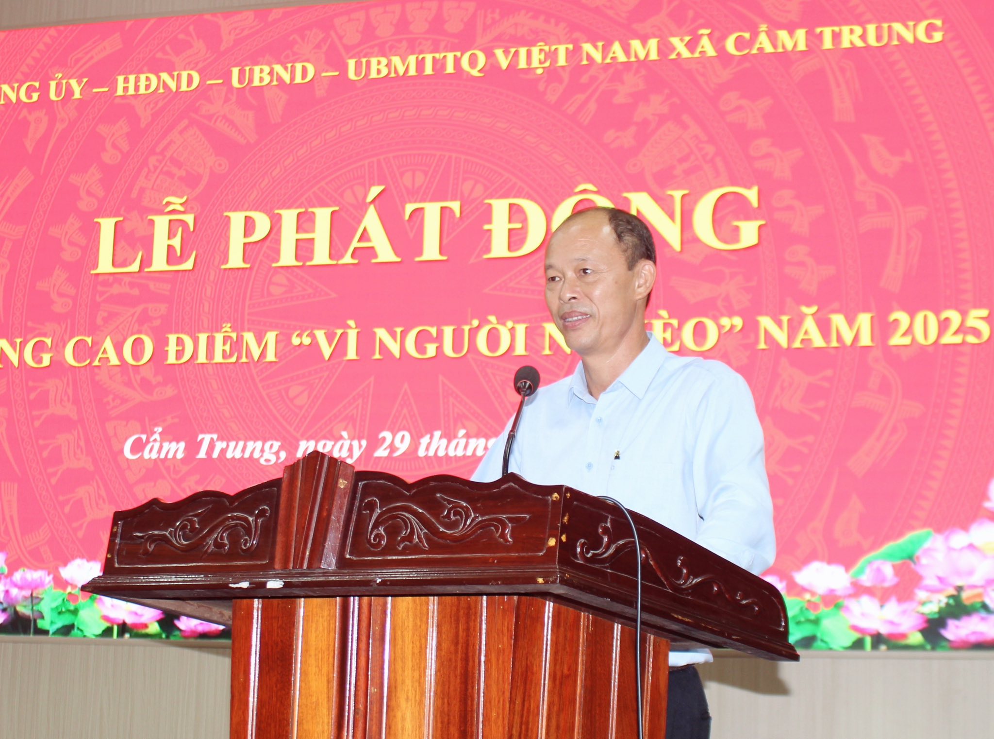 CẨM TRUNG CHUNG SỨC VÌ NGƯỜI NGHÈO – KHÔNG ĐỂ AI BỊ BỎ LẠI PHÍA SAU