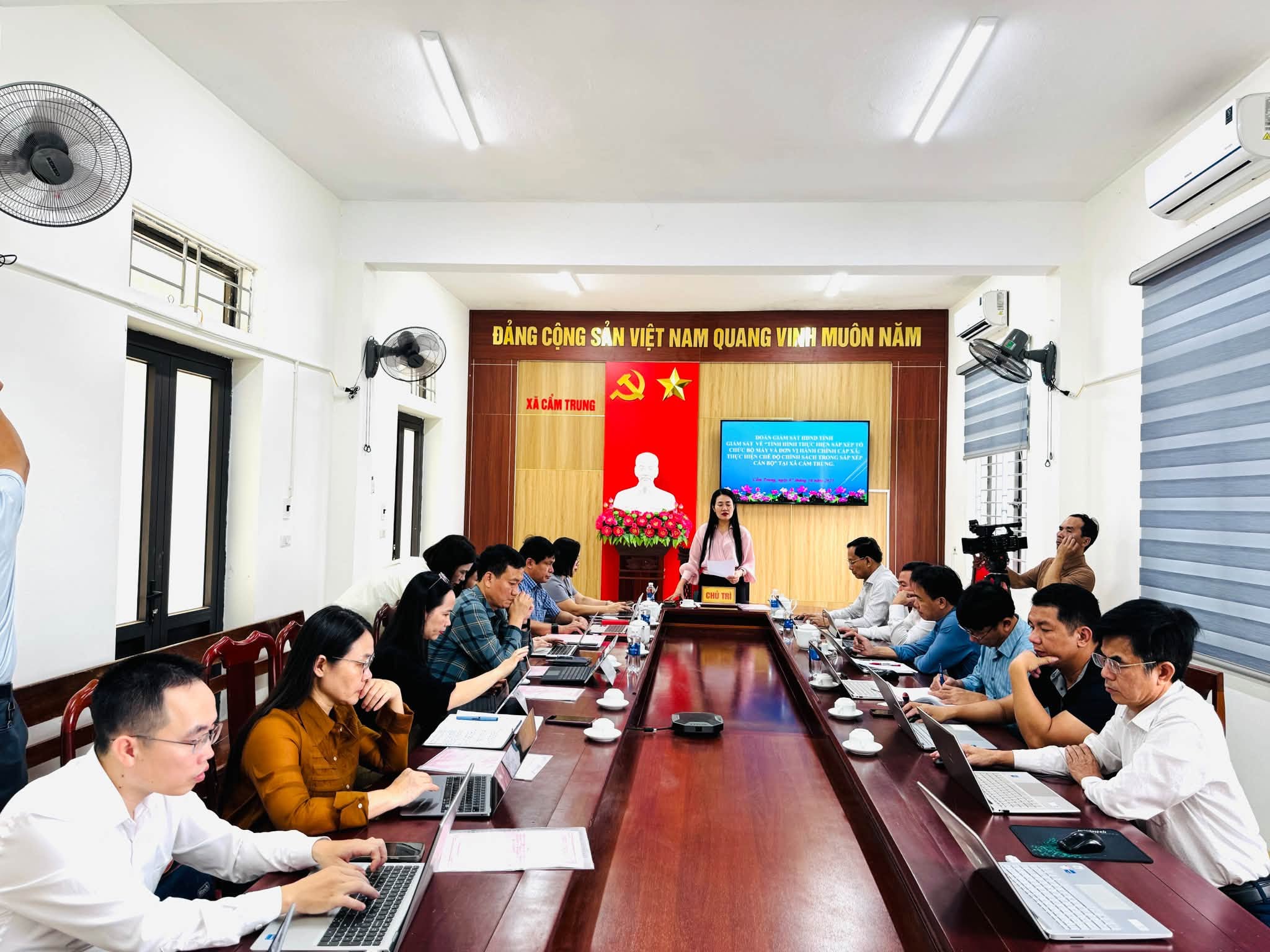 HĐND tỉnh Hà Tĩnh Giám sát việc sắp xếp tổ chức bộ máy, đơn vị hành chính và thực hiện chính sách tại xã Cẩm Trung