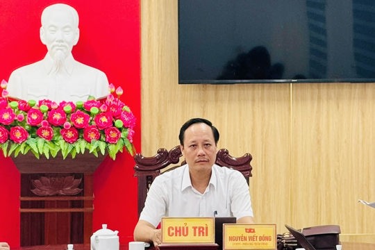 Ủy ban nhân dân xã Cẩm Trung, tỉnh Hà Tĩnh, kiểm tra thực địa và làm việc với các bên liên quan để xem xét, giải quyết kiến nghị của ông Lê Xuân Hà, công dân thôn Quang Trung,  xã Cẩm Trung.