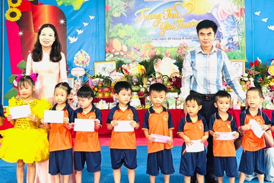 Cẩm Trung rộn ràng tết Trung thu - Lan tỏa yêu thương, thắp sáng ước mơ
