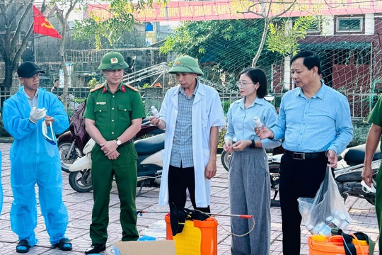 UBND xã Cẩm Trung, tỉnh Hà Tĩnh đồng loạt triển khai các biện pháp phòng, chống dịch  sốt xuất huyết trên địa bàn.