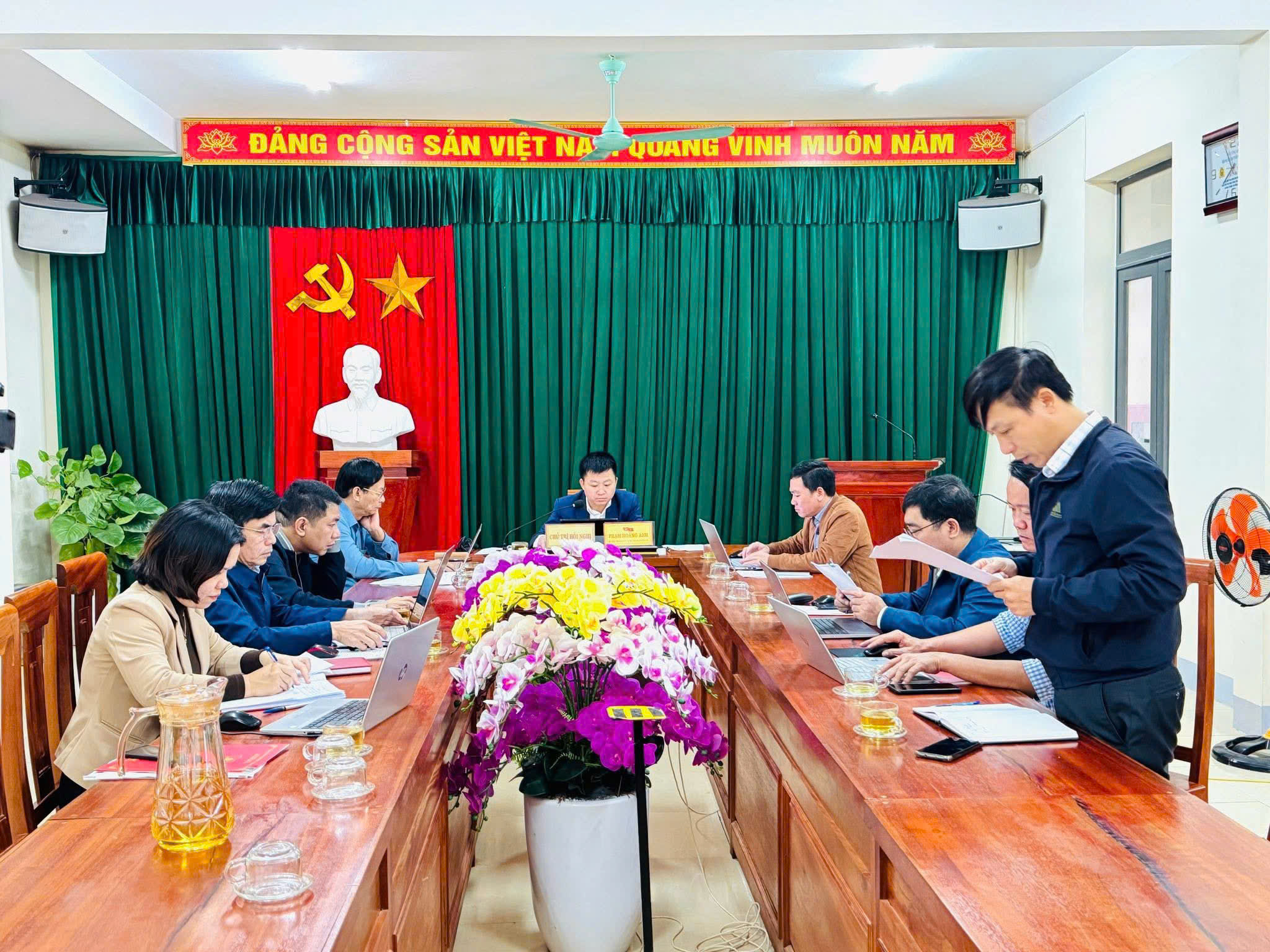 ĐẢNG ỦY XÃ CẨM TRUNG TỔ CHỨC HỘI NGHỊ GIAO BAN ĐÁNH GIÁ KẾT QUẢ NĂM 2025, TRIỂN KHAI NHIỆM VỤ NĂM 2026